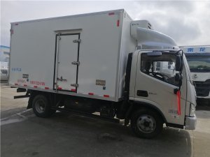 国六 福田欧马可S1宽体冷藏车