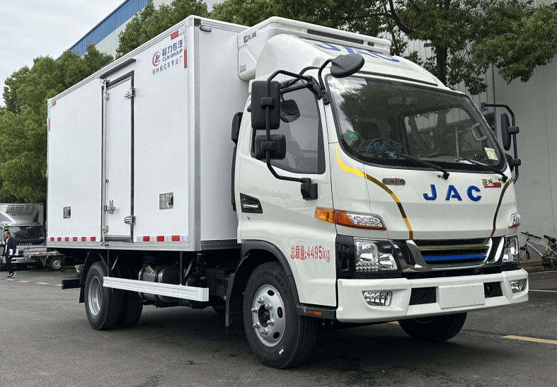 江淮骏铃 · 聚宝盆 混动1号冷藏车