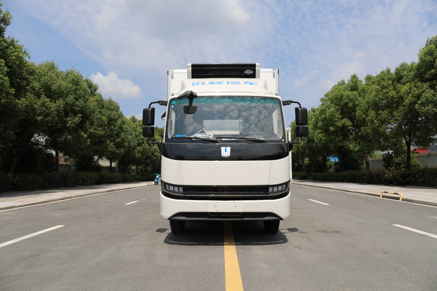 吉利远程星智H8E纯电动冷藏车